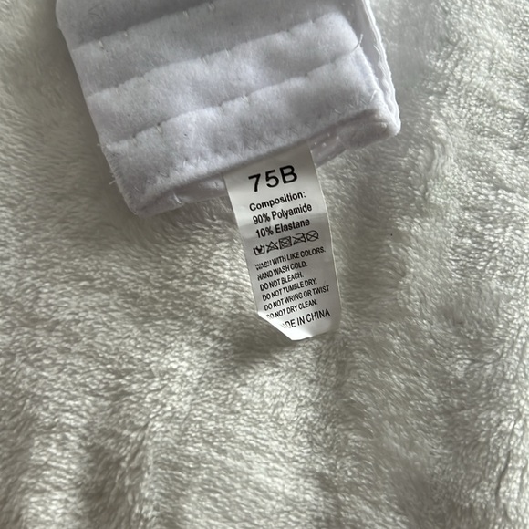 Women’s Smooth Bra Padded with Strapsless - Picture 4 of 4